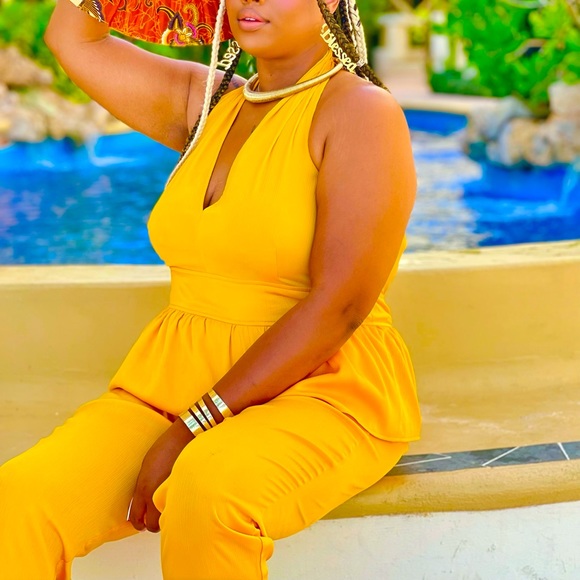 Halter jumpsuit - Picture 2 of 8